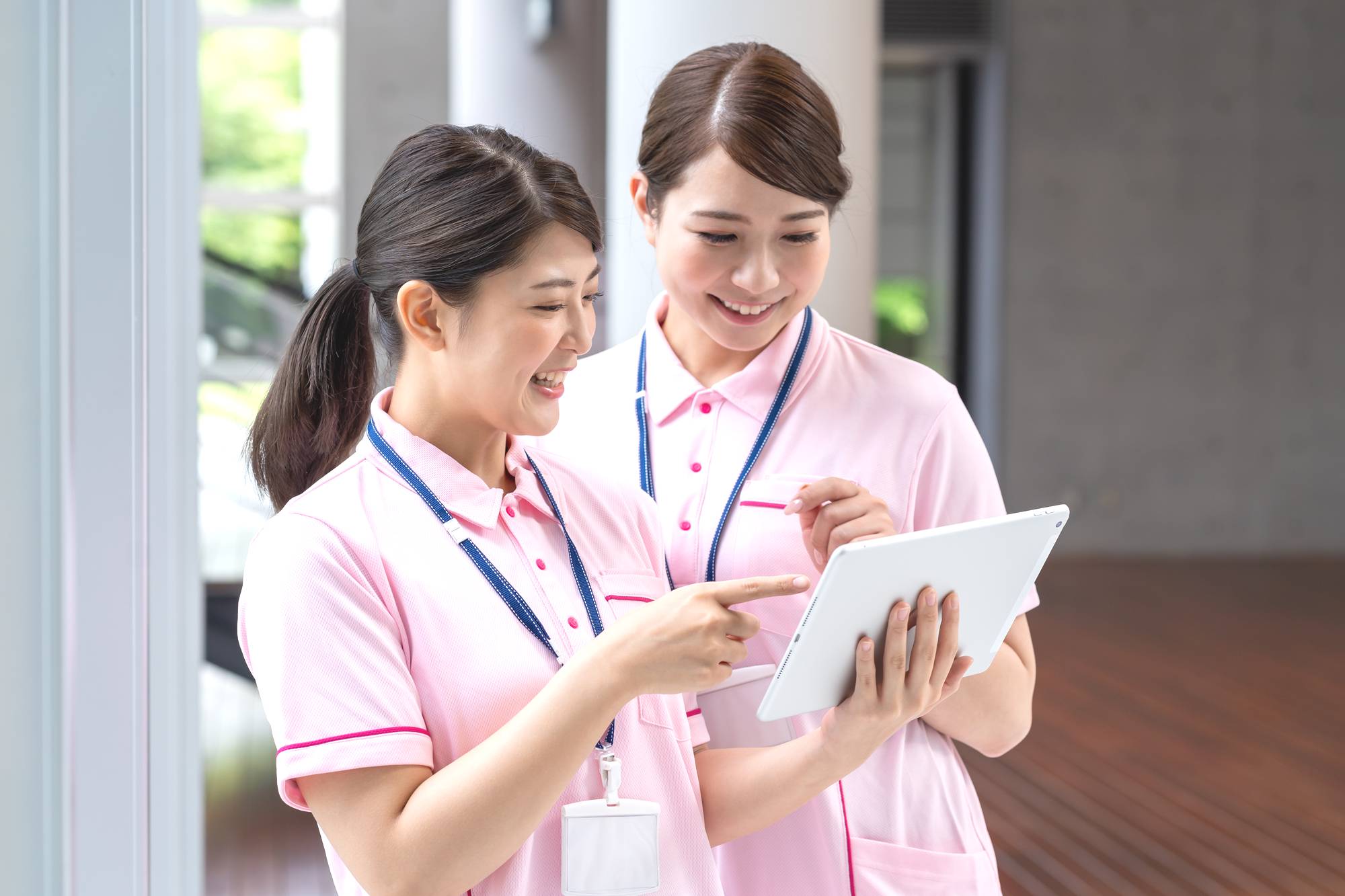 【介護記録の電子化で現場が変わる】簡単入力＆クラウド型管理で業務効率を最大化するcarebase