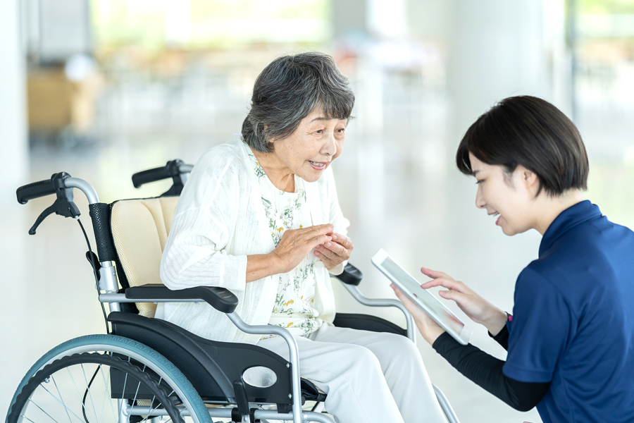 介護ICTで実現する介護DX─介護施設の業務効率化ロードマップ（実践編）─