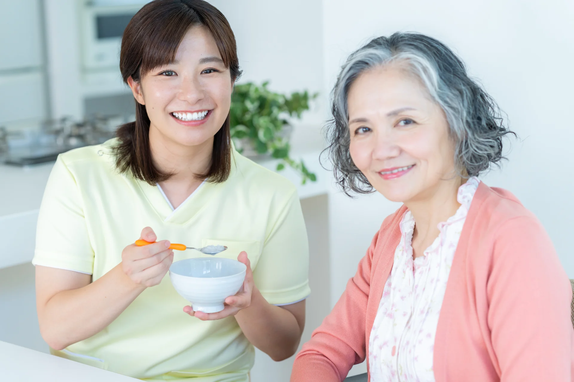 外国人介護スタッフへの指導方法｜伝わる教え方と育成マニュアルの作り方